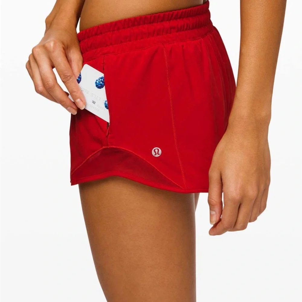 Lululemon hotty hot shorts 2.5” size 6 - Picture 1 of 5